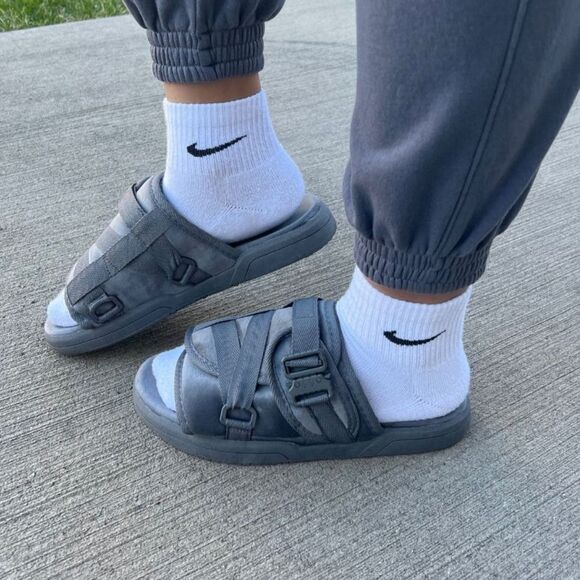 DRACO Cool Grey Dracos Slides Size 9-10 NWT in packaging - Picture 1 of 16